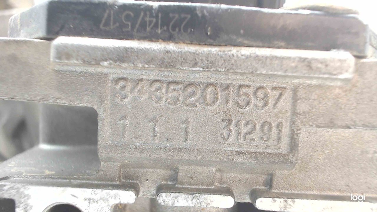 IgFqSp82smL0.jpg